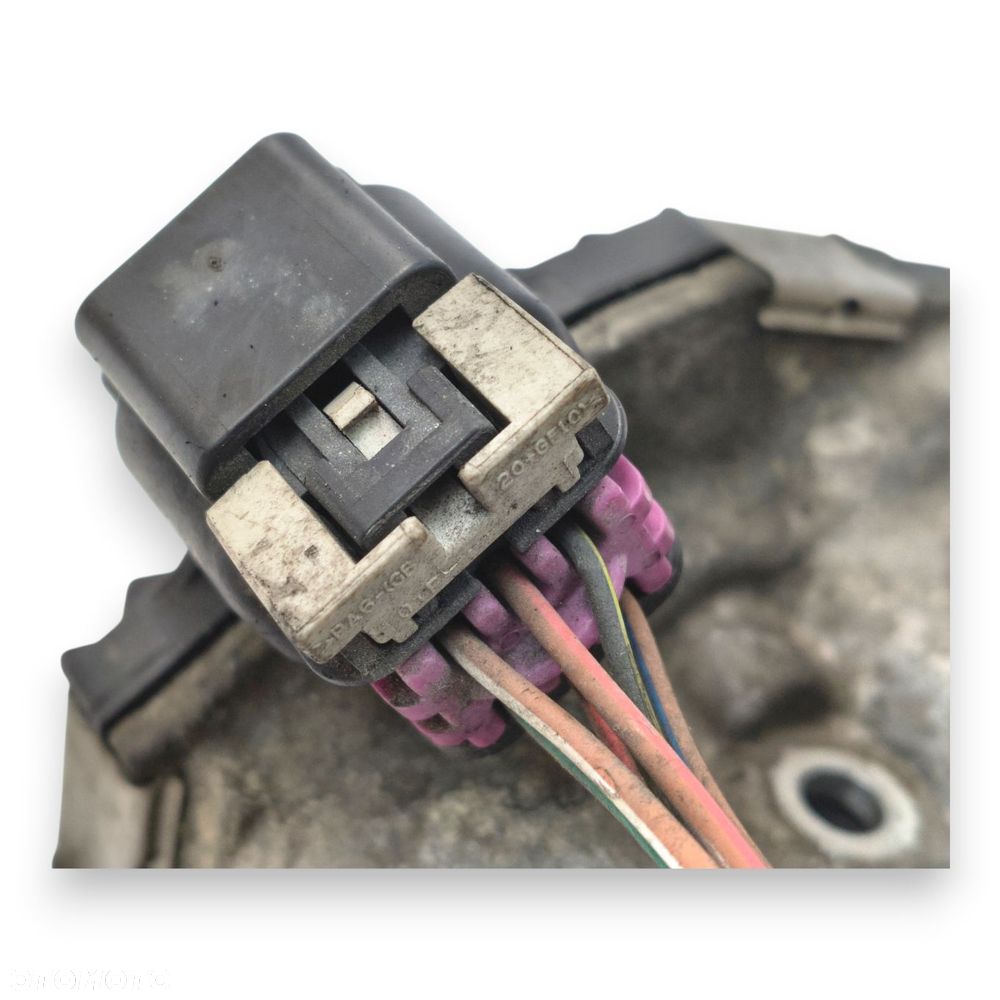PRZEPUSTNICA OPEL Corsa D E Astra J 1.2 1.4 55562270 Bosch - 3