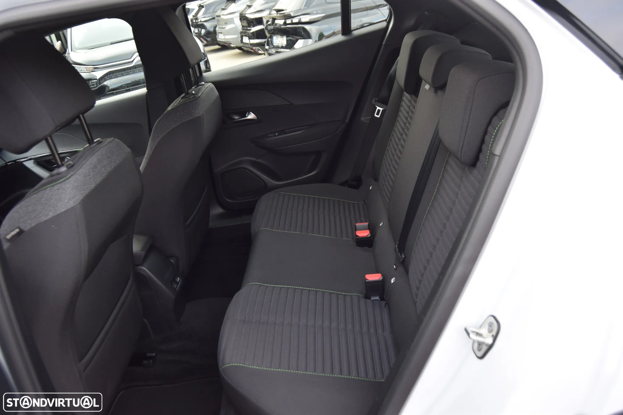 Peugeot e-2008 54 kWh Active - 17