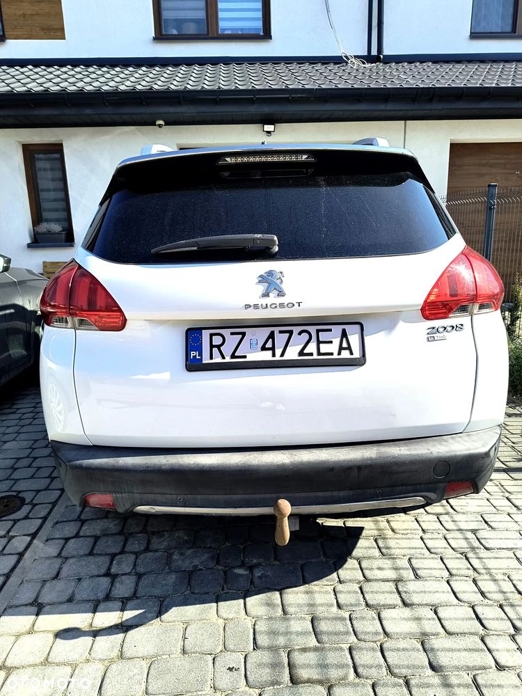 Peugeot 2008 1.2 Pure Tech Allure S&S - 4