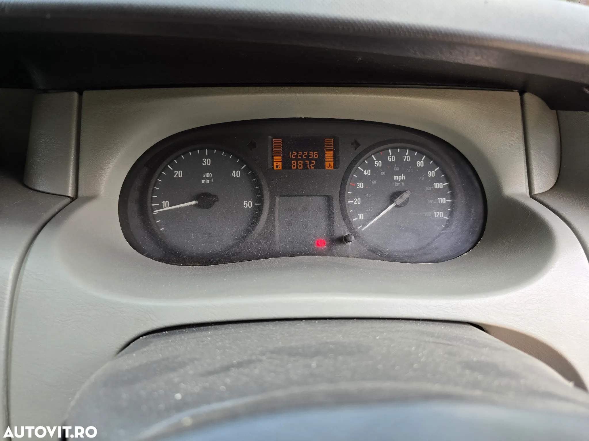 Opel Vivaro - 2