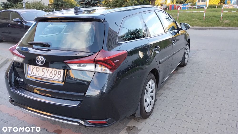 Toyota Auris 1.6 Premium - 3