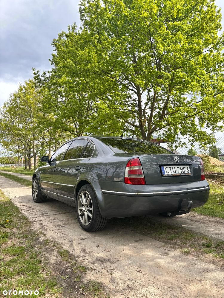Skoda Superb 2.0 TDI DPF L&K - 8