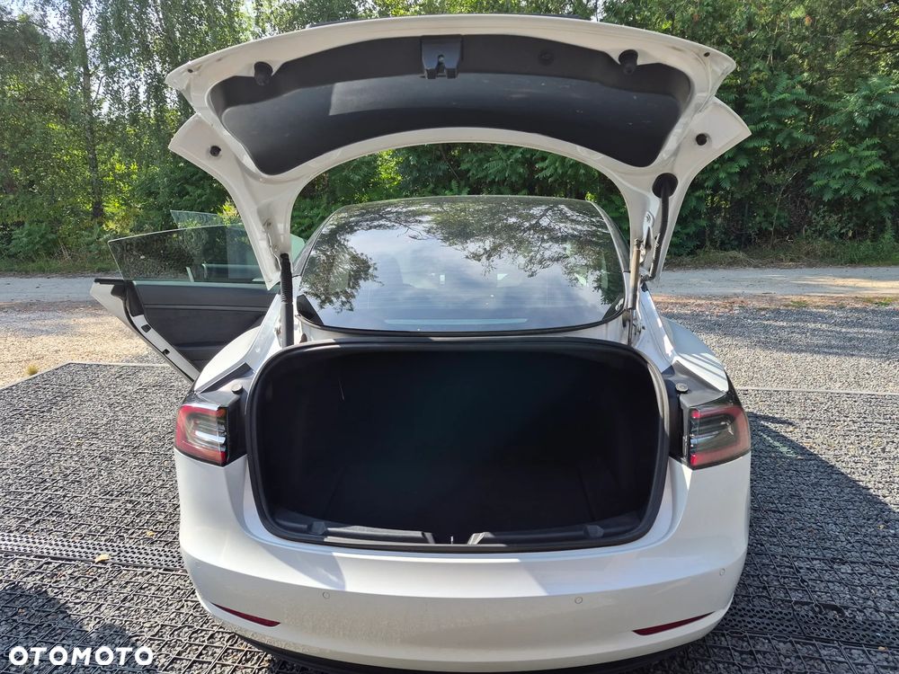 Tesla Model 3 Long Range AWD - 18