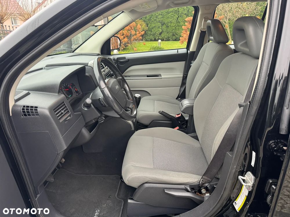 Jeep Compass 2.4I 4x4 Sport - 28