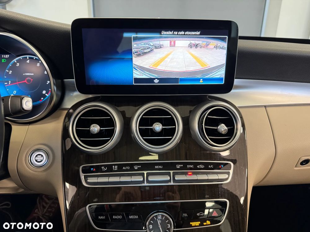 Mercedes-Benz Klasa C 400 4-Matic 7G-TRONIC - 19