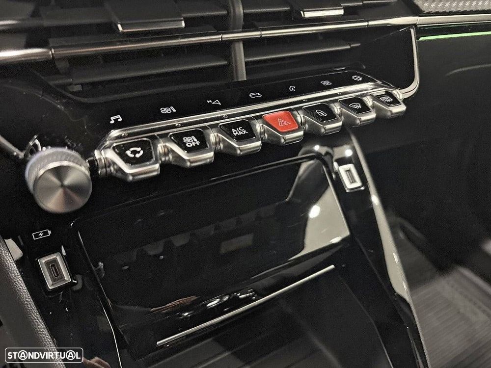 Peugeot 2008 1.2 PureTech GT EAT8 - 23