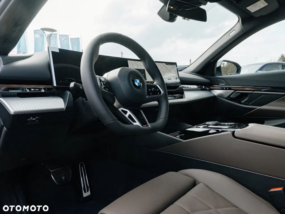 BMW Seria 5 520d xDrive - 5