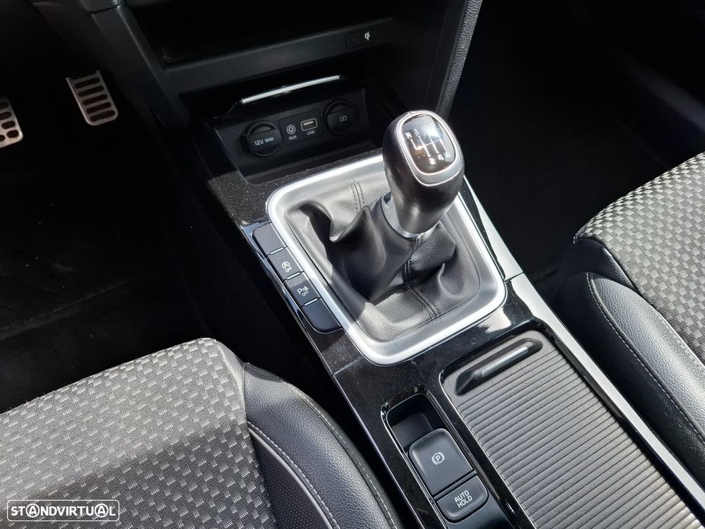 Kia Ceed SW 1.6 CRDi TX+SRF - 33