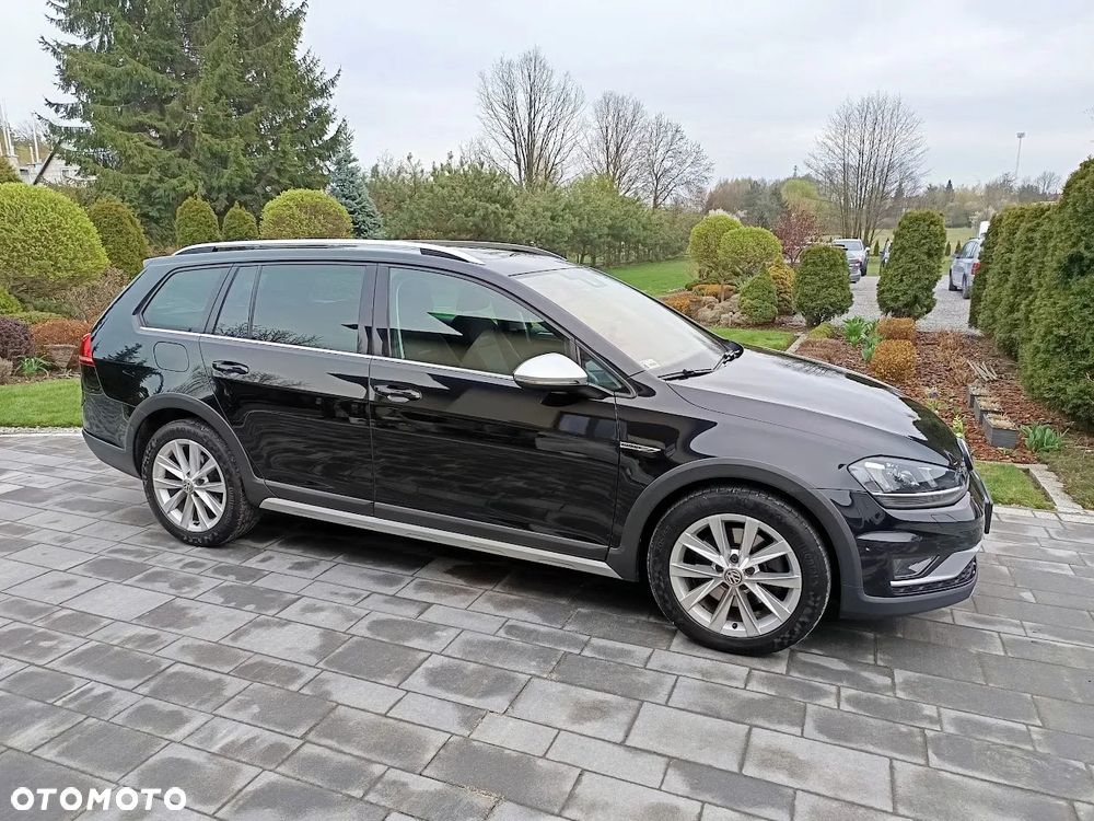 Volkswagen Golf - 2