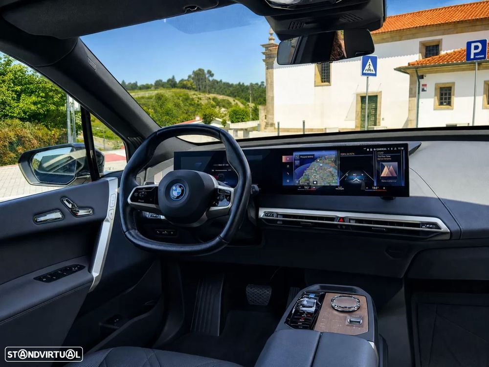 BMW iX xDrive 40 - 26