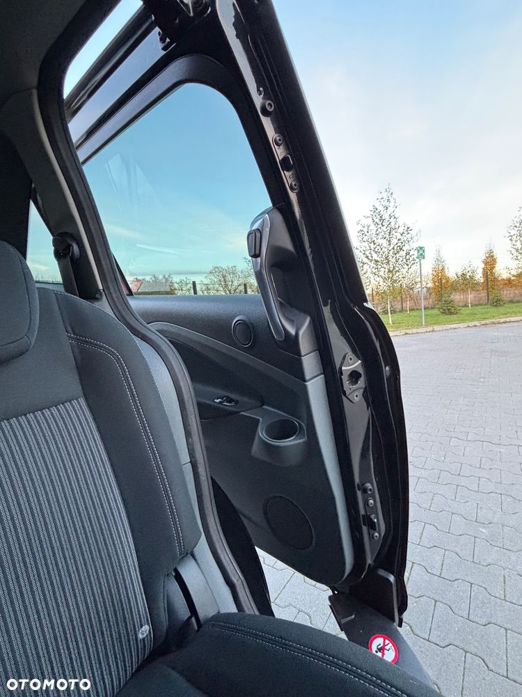Ford C-MAX 1.6 TDCi Start-Stop-System Titanium - 26