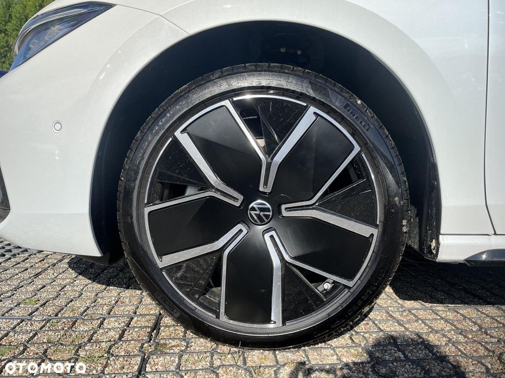 Volkswagen Passat - 33