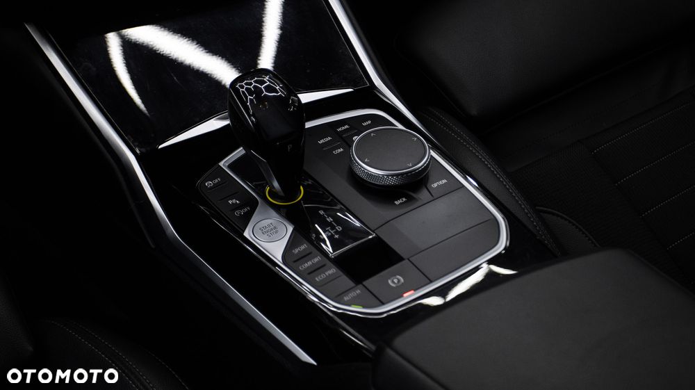 BMW Seria 3 318i Sport Line - 22