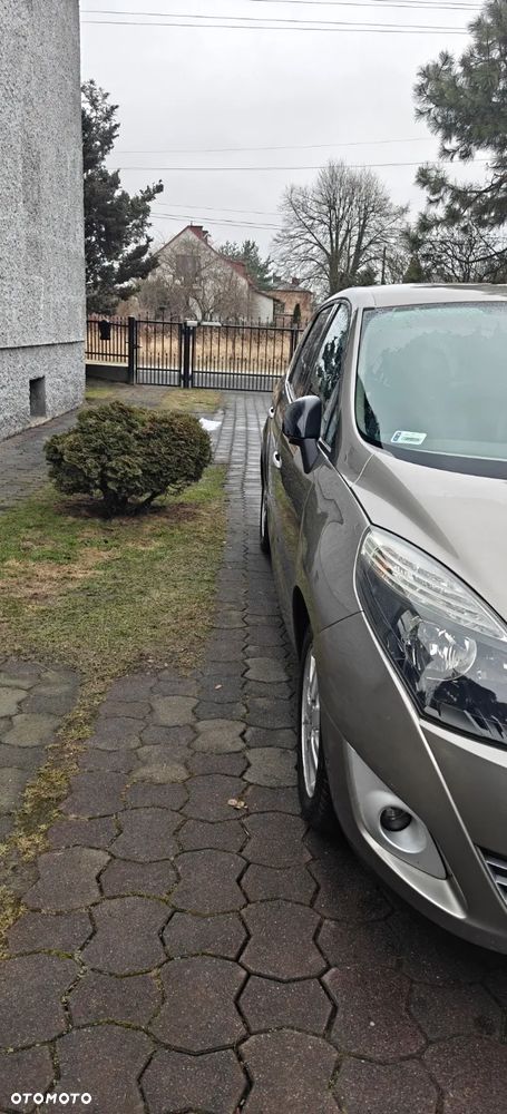 Renault Scenic 1.9 dCi Privilege - 4