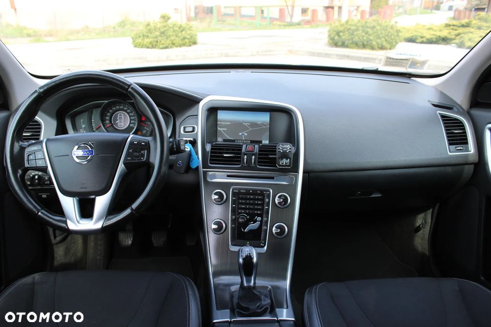 Volvo XC 60 D3 Momentum - 6