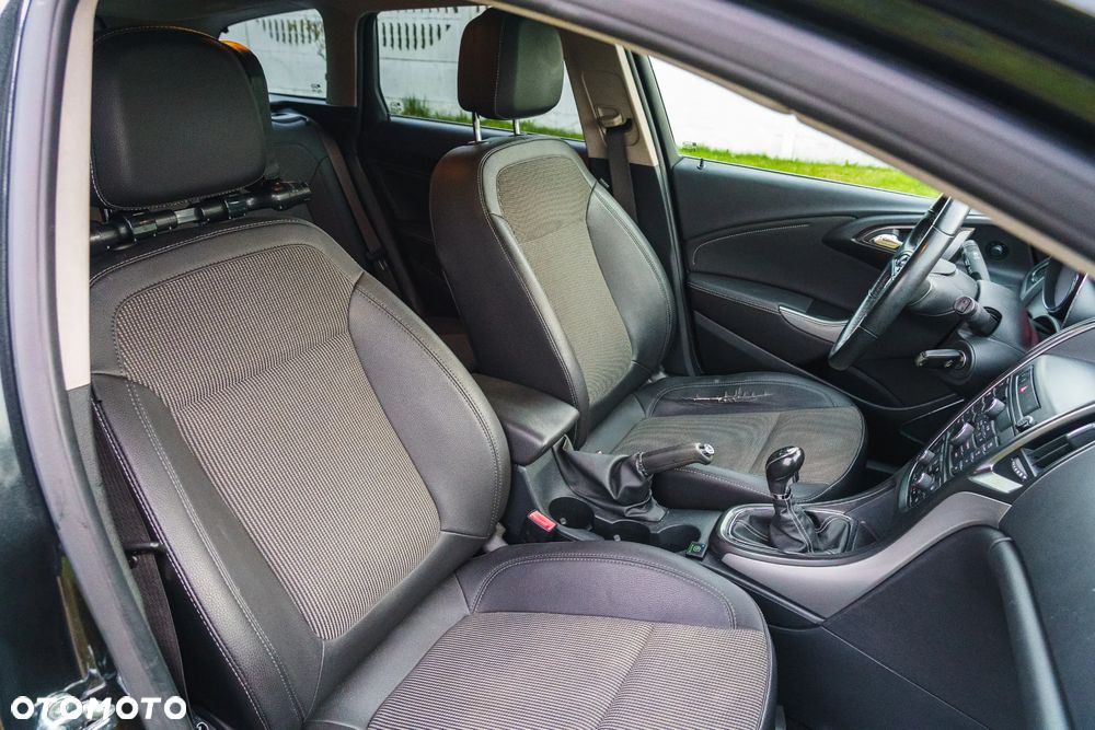 Opel Astra 1.4 T Enjoy - 8