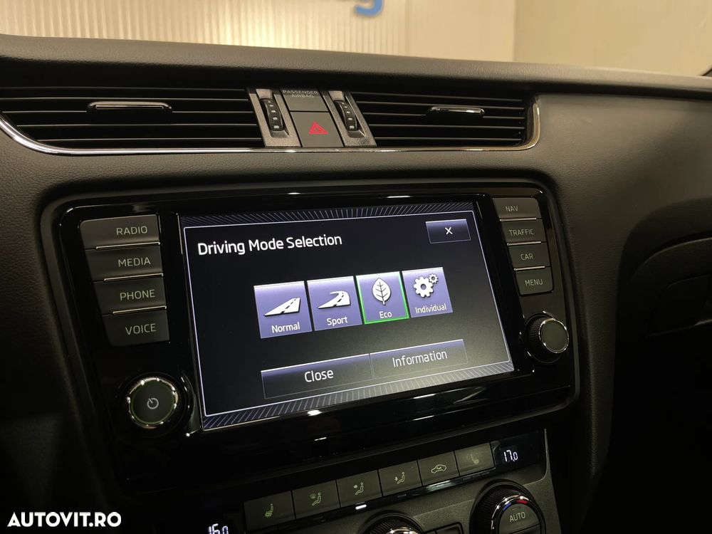Skoda Octavia 2.0 TDI DSG RS - 16