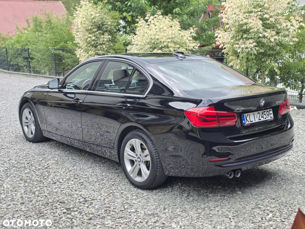 BMW Seria 3 330i GPF xDrive Sport Line - 10