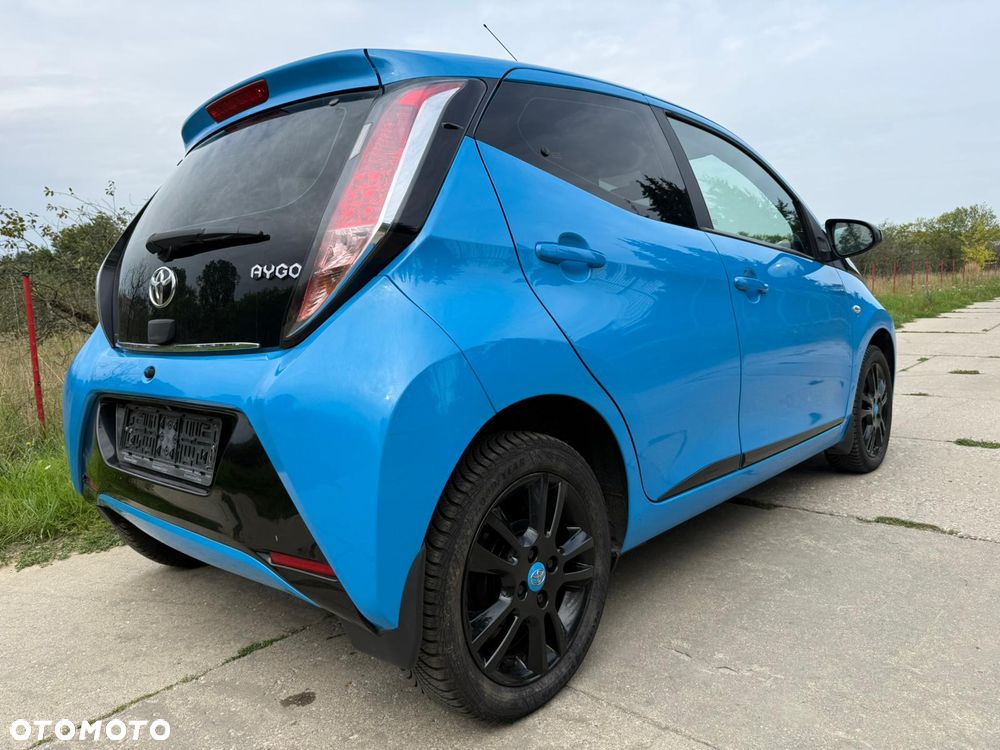 Toyota Aygo x-play - 12