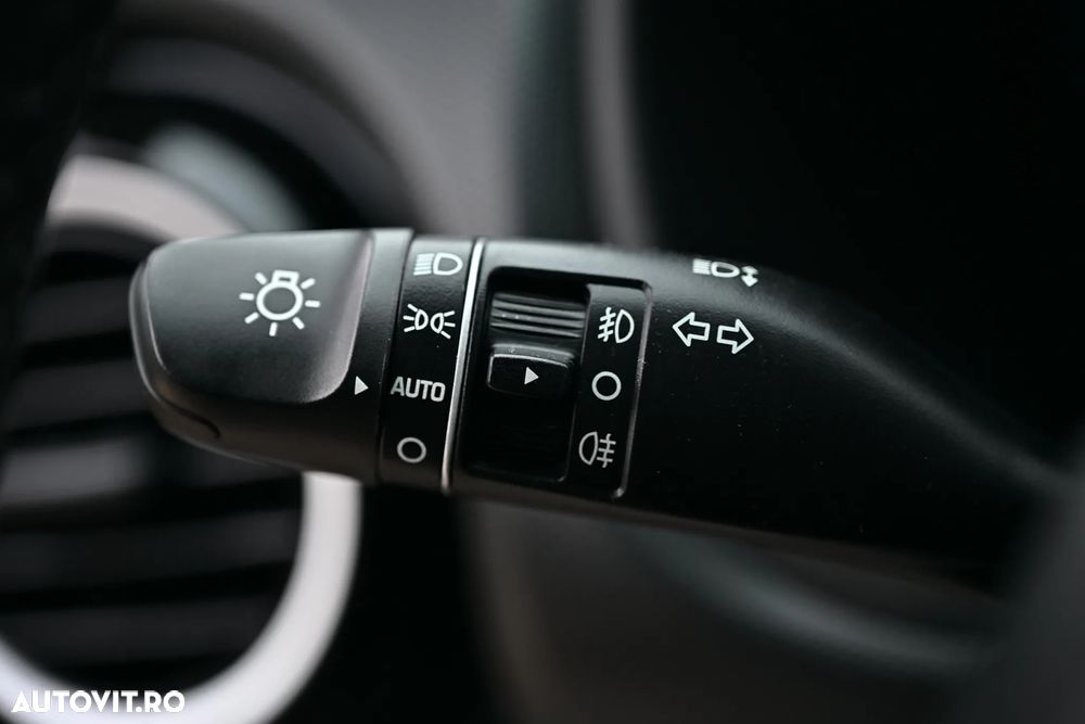 Hyundai KONA - 34