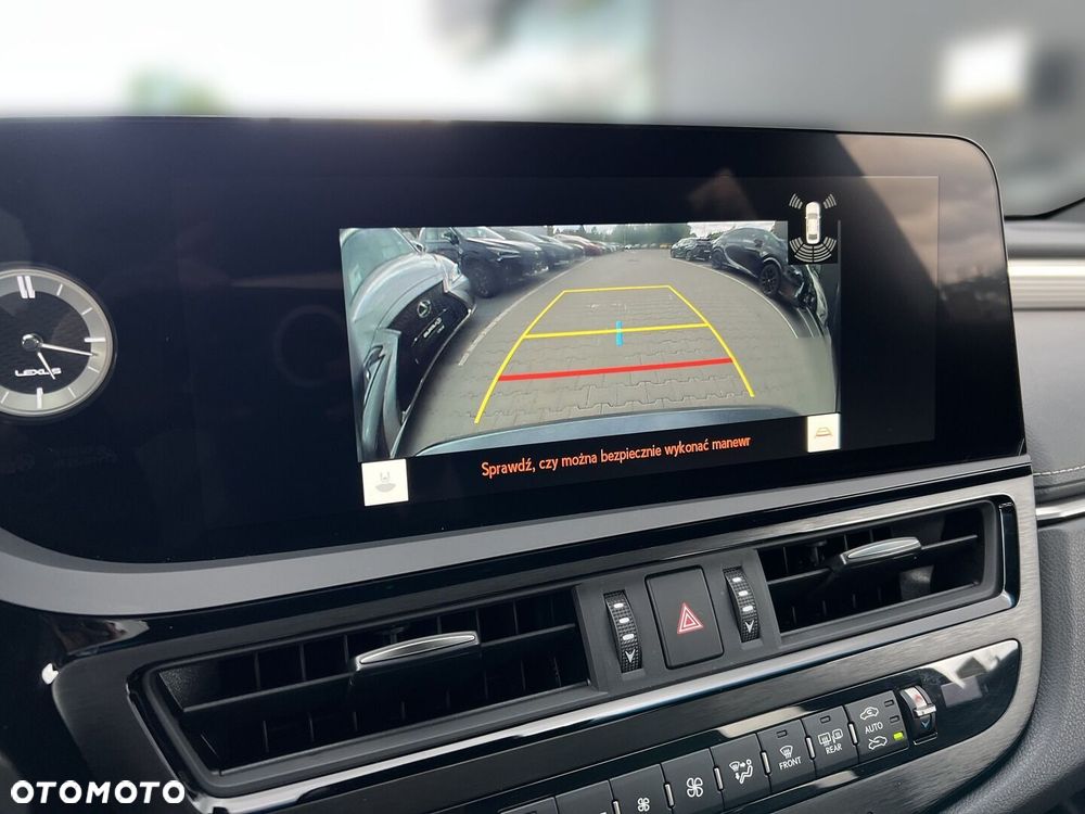 Lexus ES 300h F Sport Edition - 25