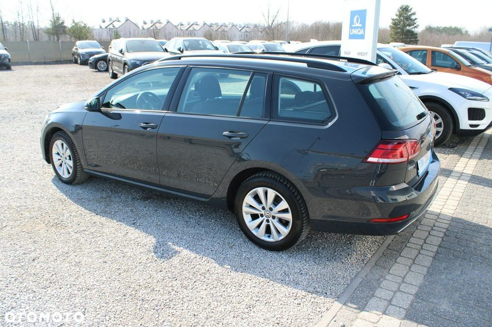Volkswagen Golf - 8