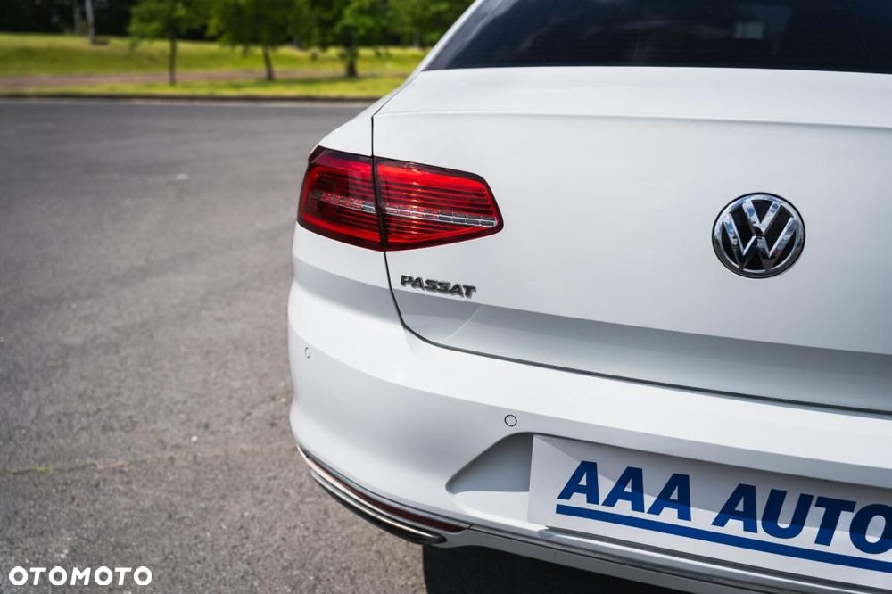 Volkswagen Passat - 13
