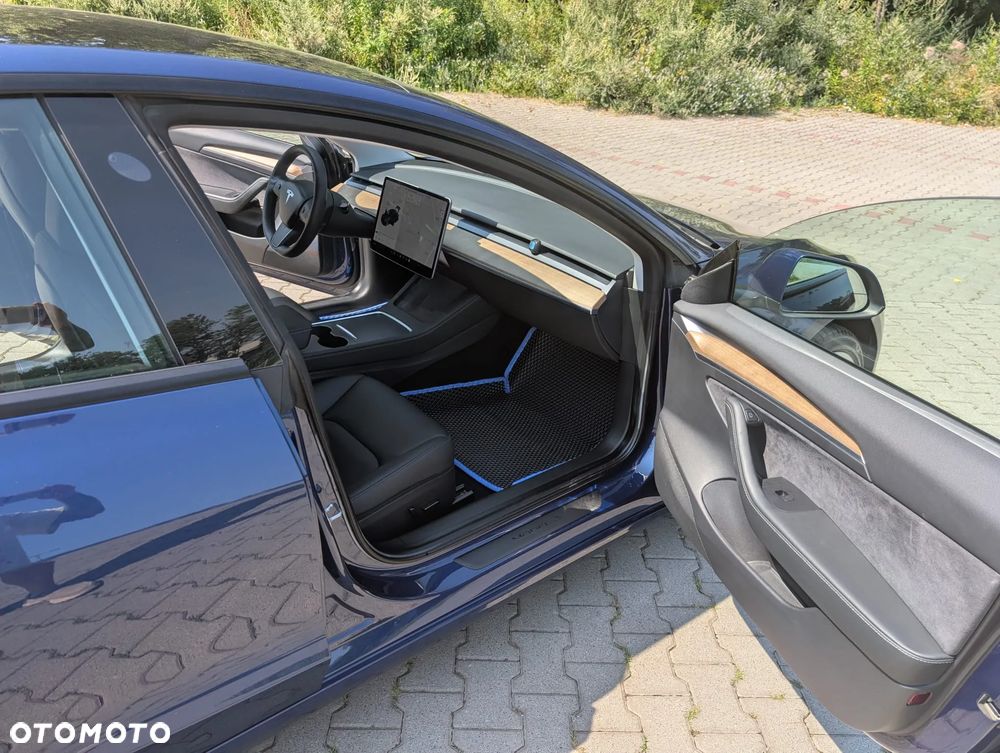 Tesla Model 3 - 10