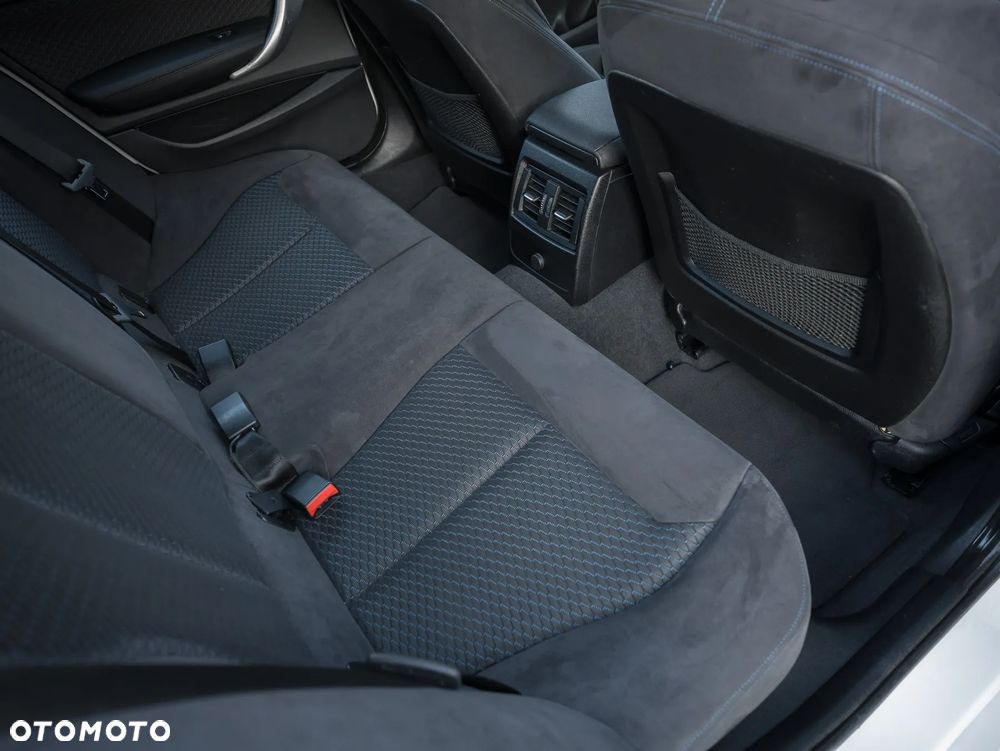 BMW Seria 1 118i Edition M Sport Shadow - 31