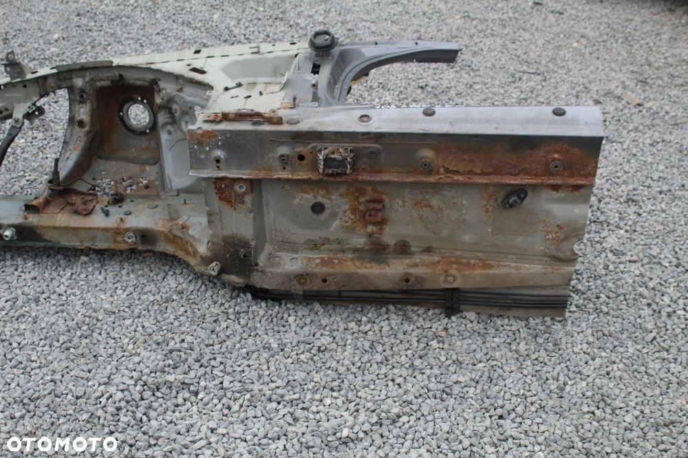 ĆWIARTKA LEWA PRZÓD PODŁÓŻNICA FARTUCH KIELICH PRÓG SŁUPEK A BMW E92 - 6