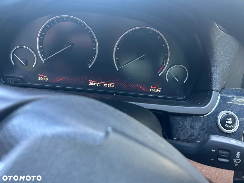 BMW Seria 7 740d - 24