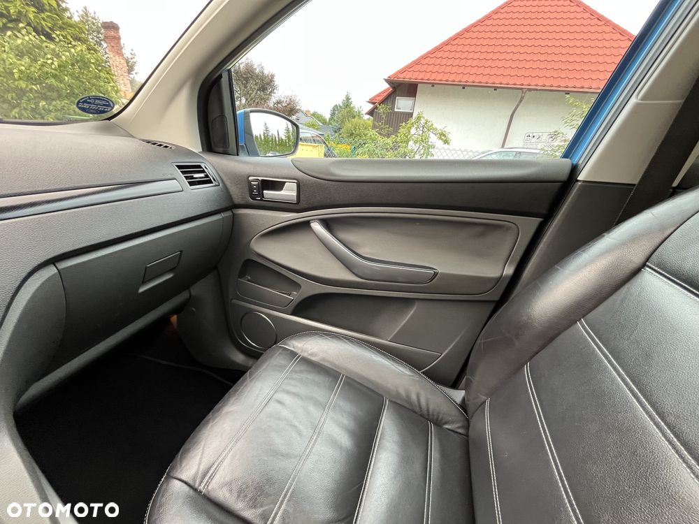 Ford Kuga 2.0 TDCi 4x4 Titanium - 13