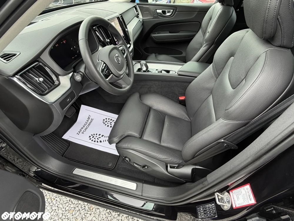 Volvo XC 60 B4 D AWD Ultimate Dark - 25