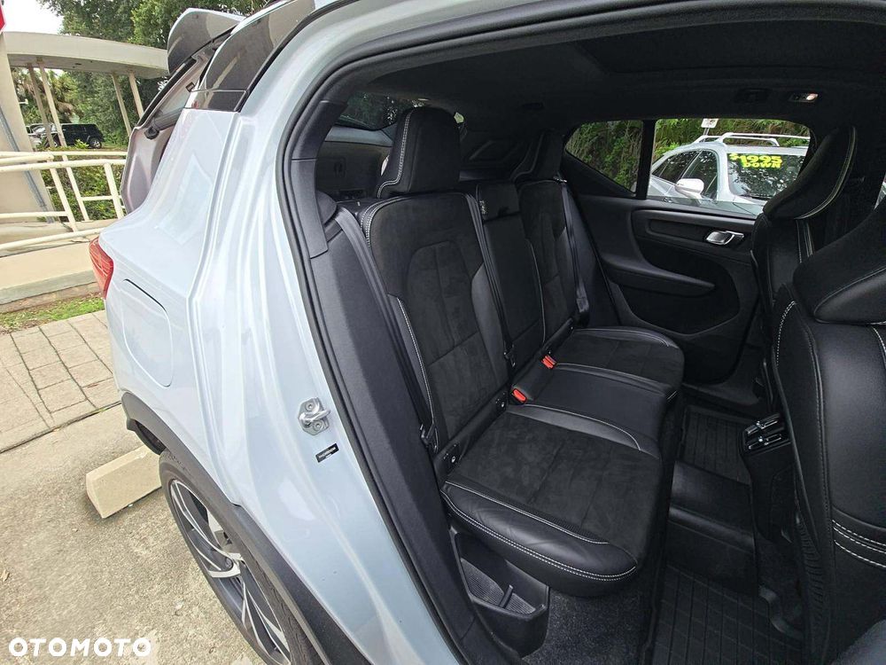 Volvo XC 40 T5 AWD R-Design - 9