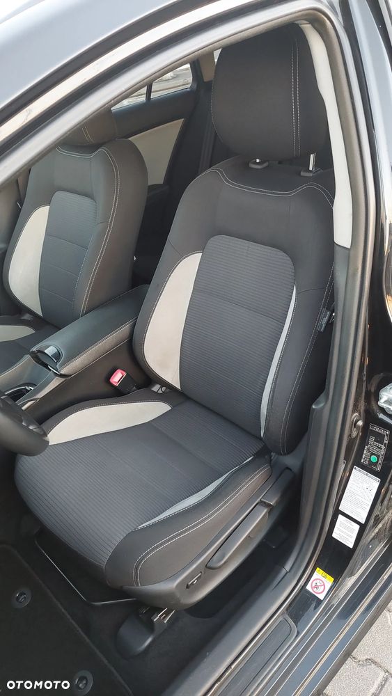 Toyota Avensis 1.8 Premium EU5 MS - 17