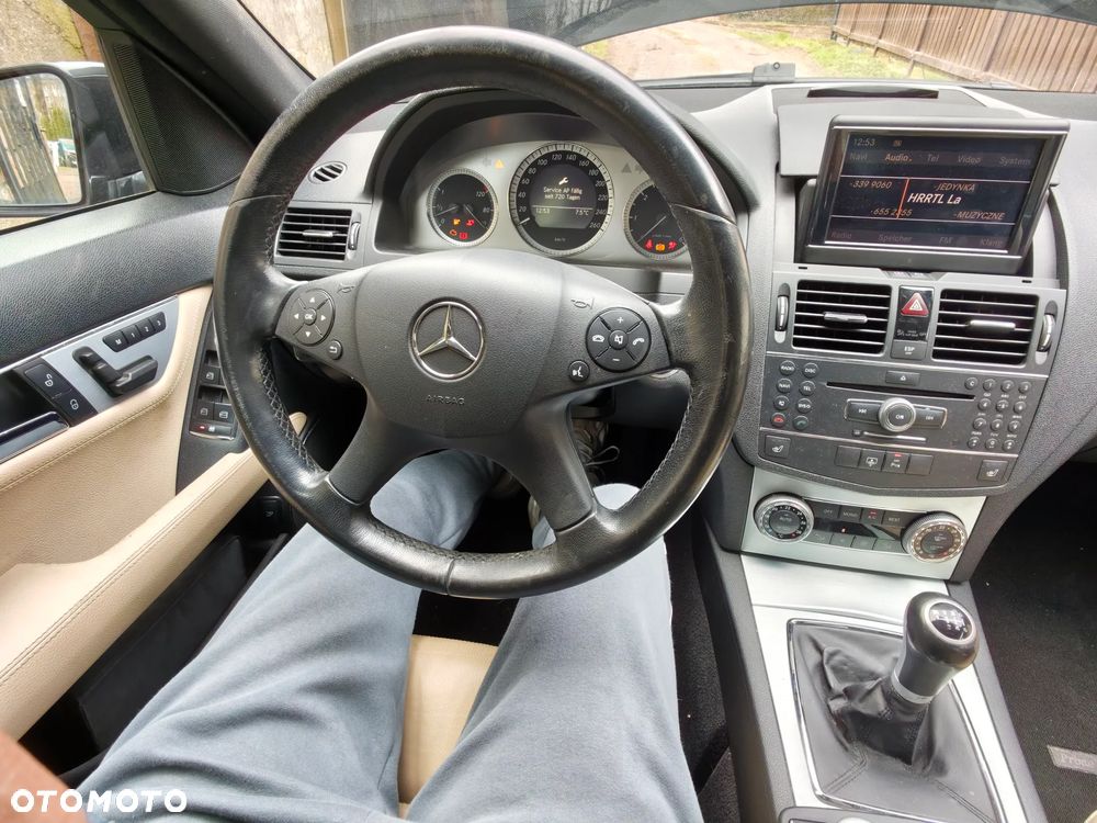 Mercedes-Benz Klasa C 250 CDI DPF (BlueEFFICIENCY) Avantgarde - 4