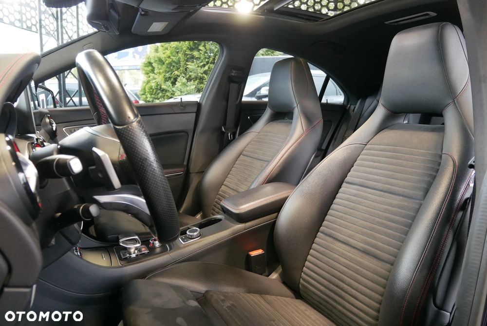 Mercedes-Benz CLA AMG 45 4Matic AMG Speedshift DCT 7G - 12