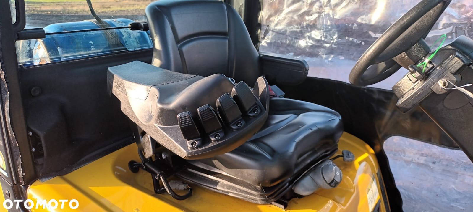 Yale GLP 35 VX - 11