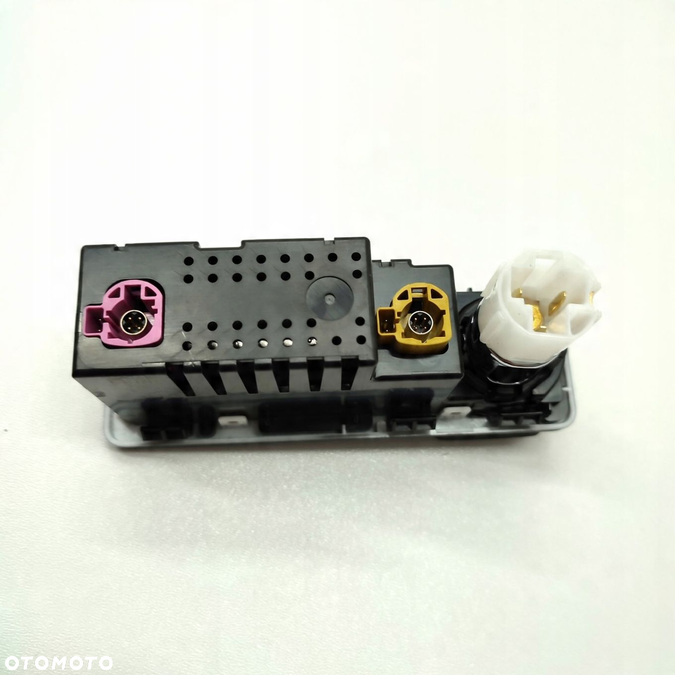 LAND ROVER GNIAZDO PORT USB L8B2-19E110-CC - 3