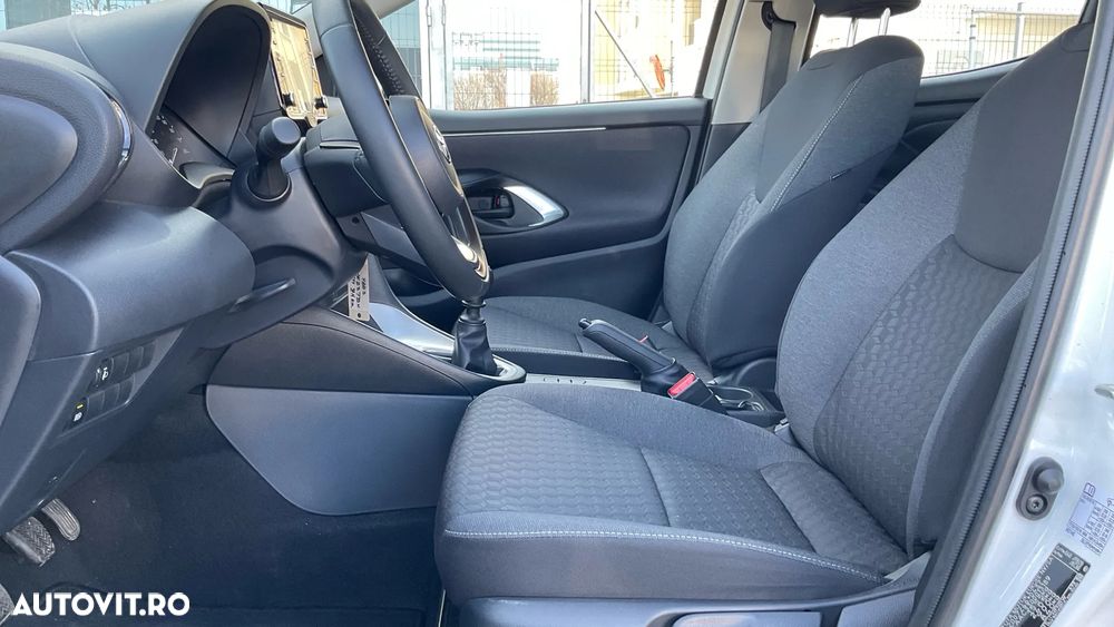 Toyota Yaris 1.5 L Dynamic - 12