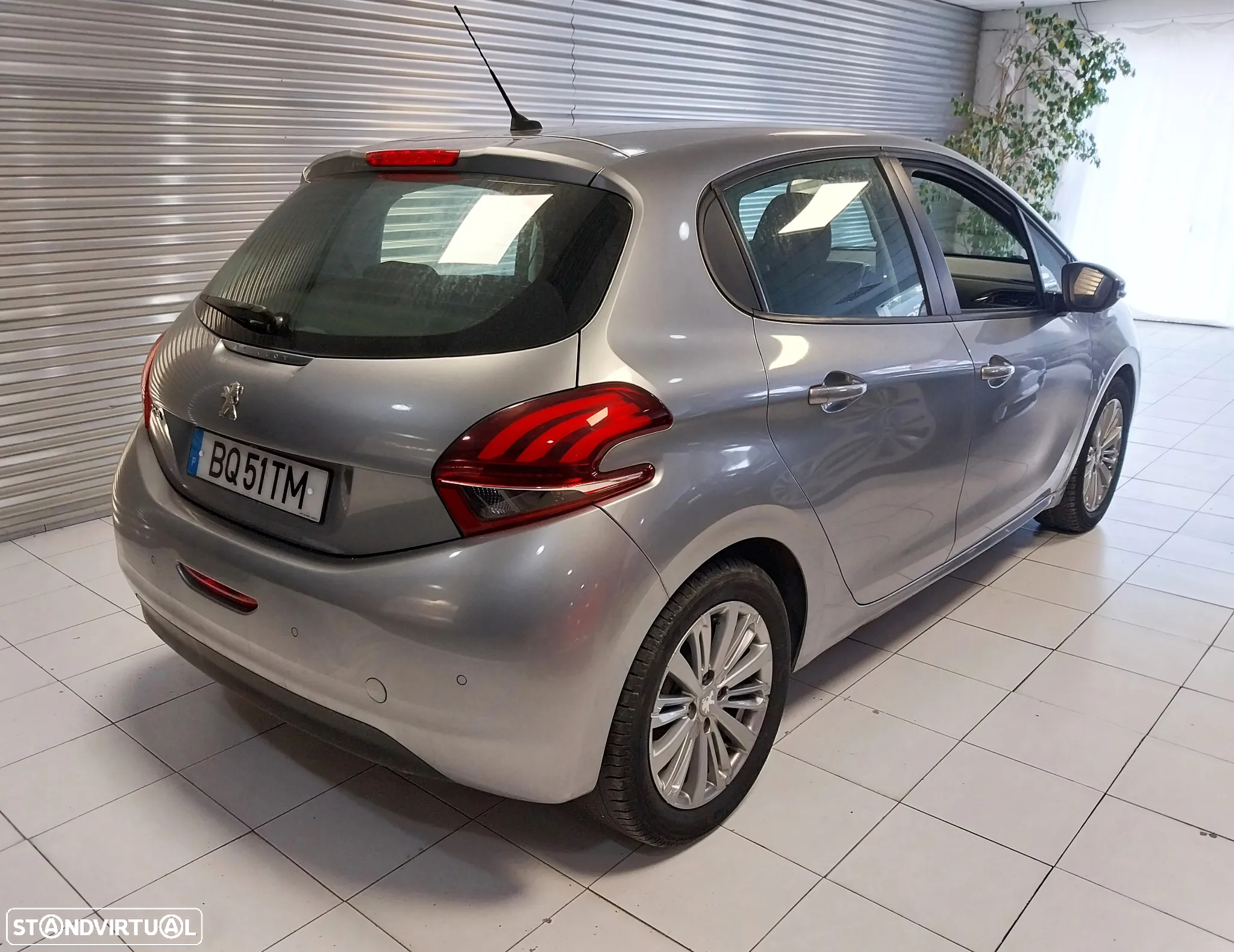 Peugeot 208 1.2 PureTech Signature - 5