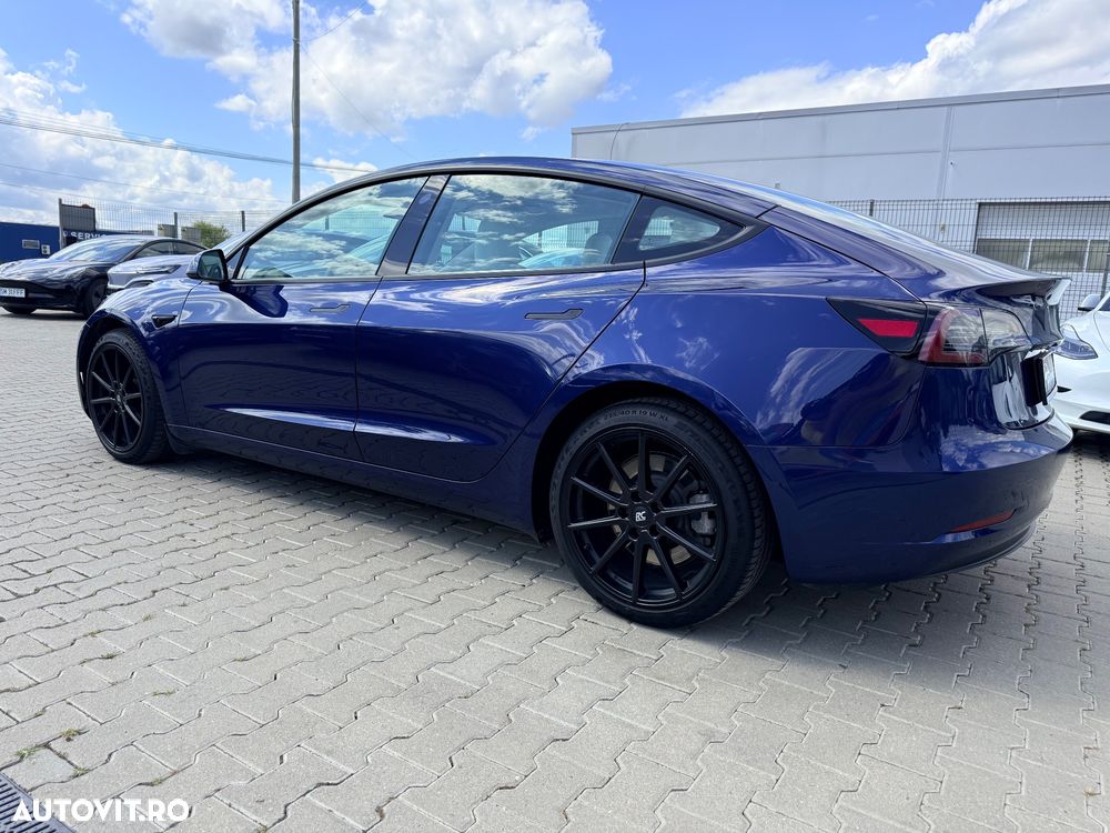 Tesla Model 3 - 3