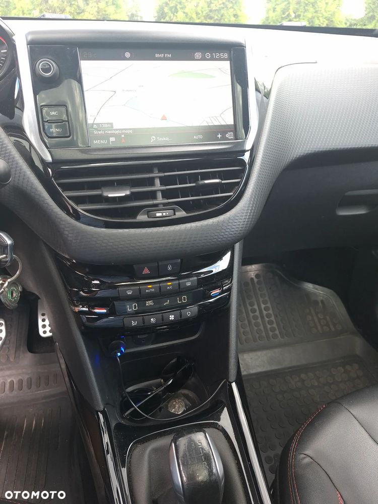 Peugeot 2008 - 6