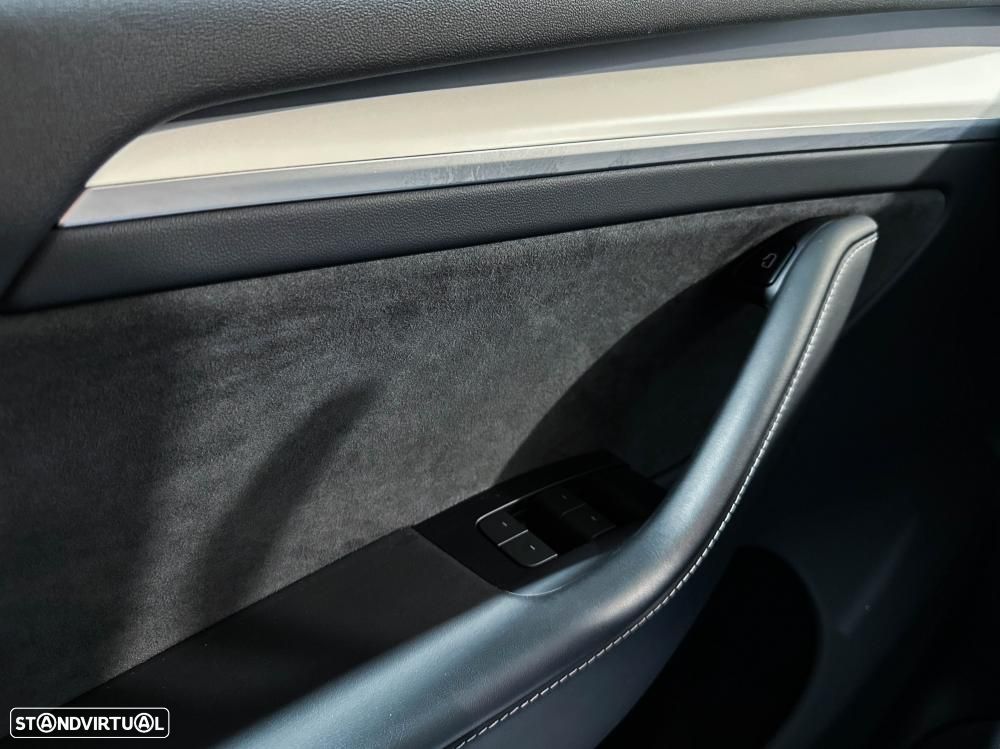 Tesla Model Y Performance Dual Motor AWD - 48