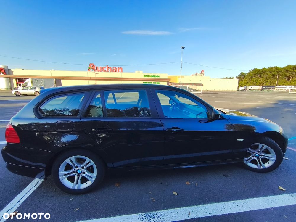 BMW Seria 3 320i Touring - 6