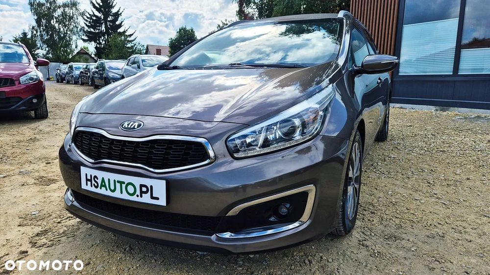 Kia Ceed 1.6 GDI ISG SW Platinum Edition - 29