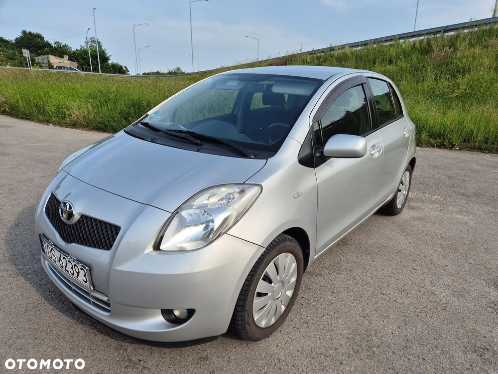 Toyota Yaris - 1
