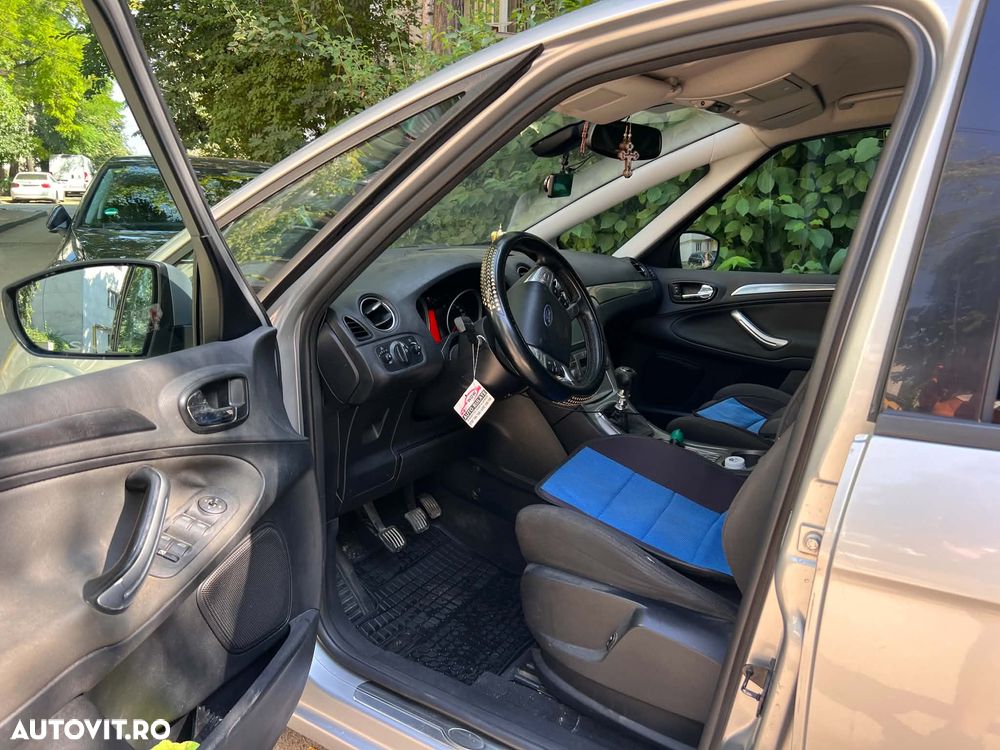 Ford S-Max - 14