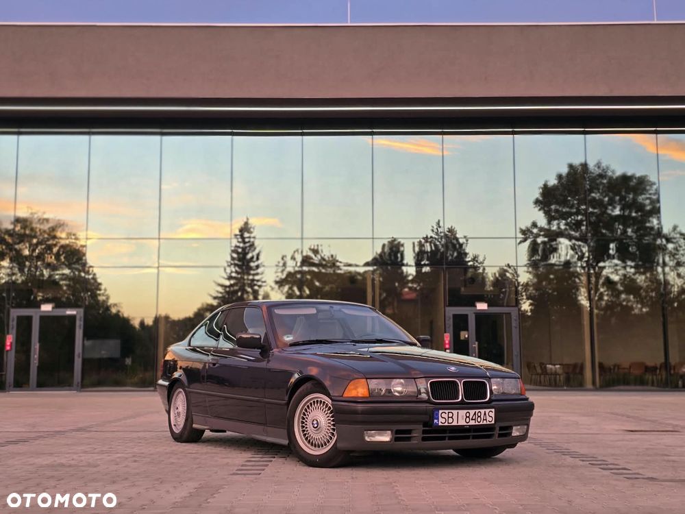BMW Seria 3 325i - 11