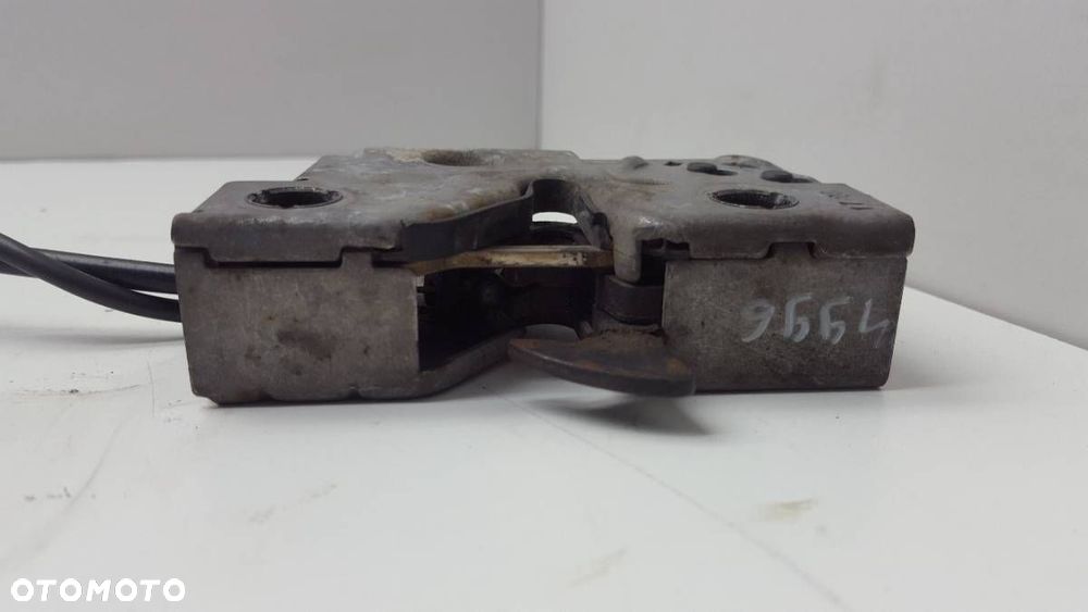 ZAMEK MASKI SKODA FABIA III (NJ3) 2014 - 2022 1.0 44 kW [60 KM] benzyna 2014 - 2022 - 4